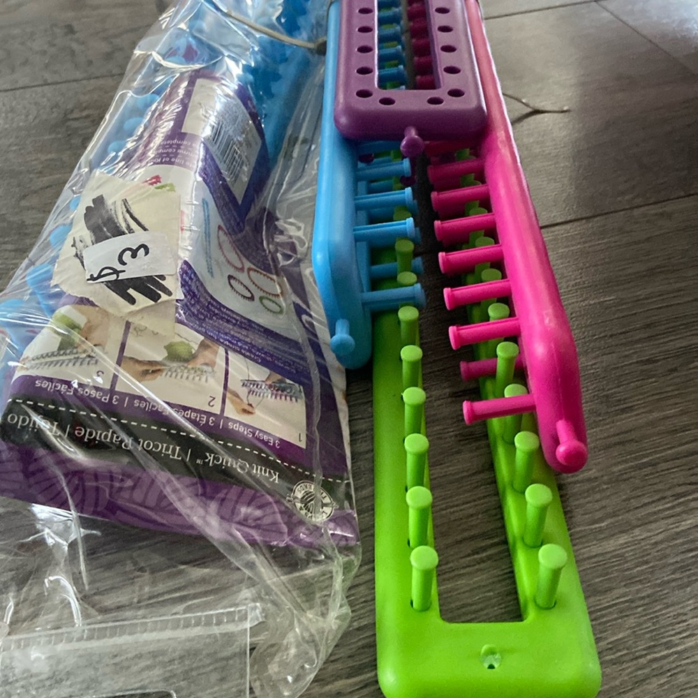 Loops & Threads® Knit Quick™ Long Loom Set - Picture 2 of 4